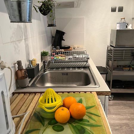 Appartement Le Studio à La Roquebrussanne Extérieur photo