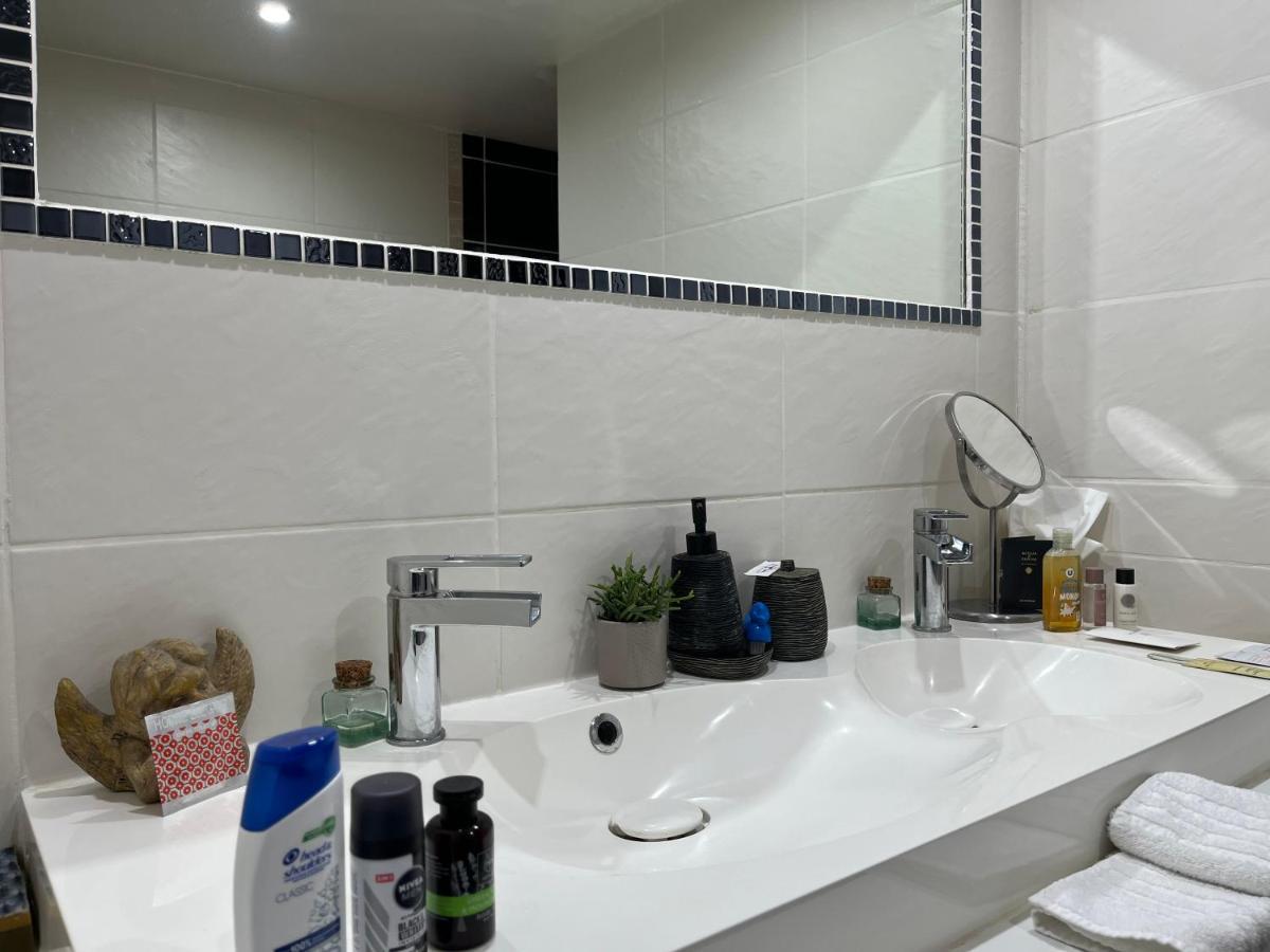 Appartement Le Studio à La Roquebrussanne Extérieur photo
